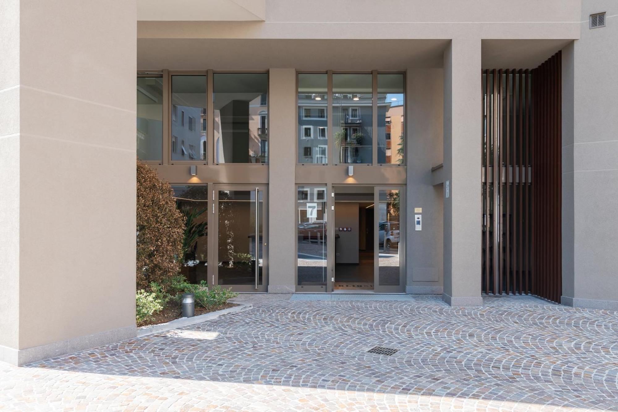 Brenta Flexyrent * Milan